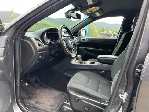 Used 2016 Jeep Grand Cherokee Laredo w/ Quick Order Package 23E RWD image 13