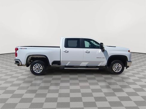 Used 2025 Chevrolet Silverado 2500 LT w/ Convenience Package AWD/4WD image 14