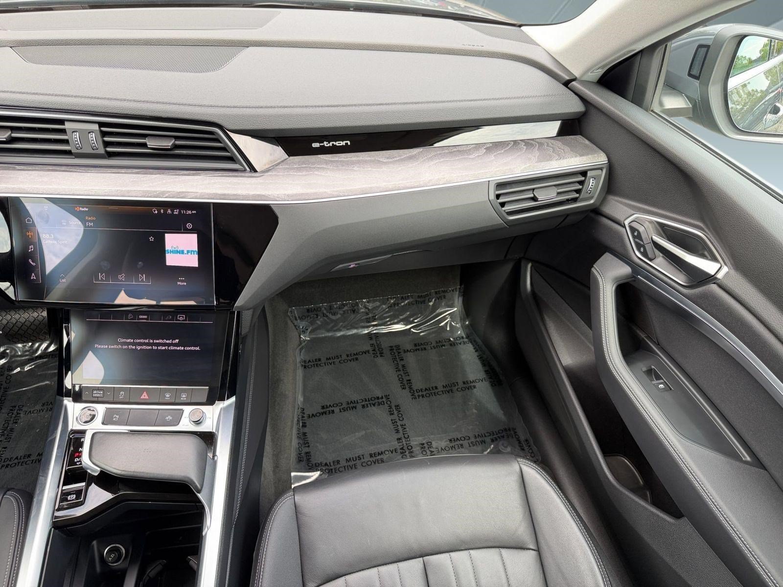 Used 2024 Audi Q8 e-tron Premium Plus AWD/4WD image 30