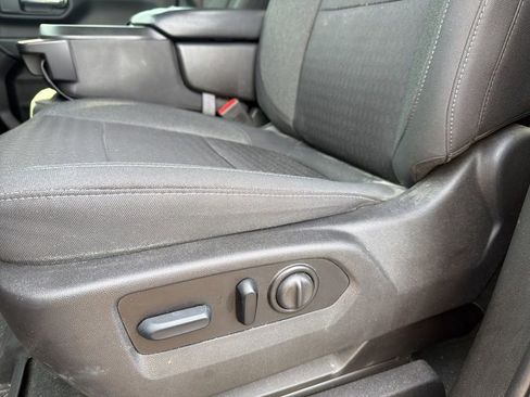 Used 2023 Chevrolet Silverado 2500 Custom w/ Custom Value Package image 9