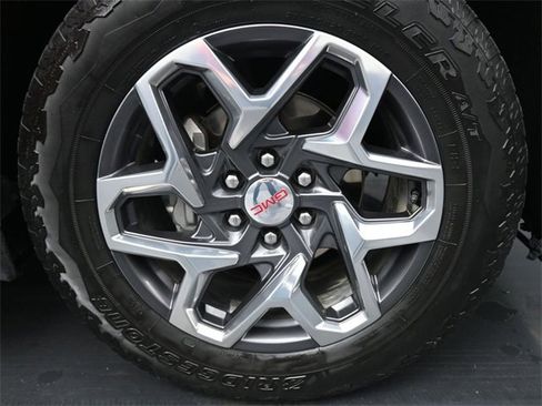 Used 2023 GMC Sierra 1500 SLT w/ SLT Premium Package image 29