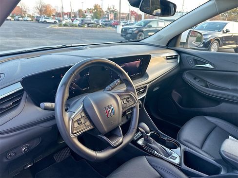 Used 2024 Buick Encore GX Sport Touring image 10