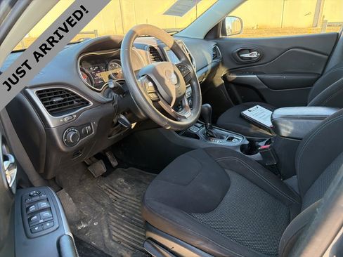 Used 2021 Jeep Cherokee Latitude image 10