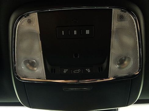 Used 2022 Jeep Grand Cherokee Laredo X image 25