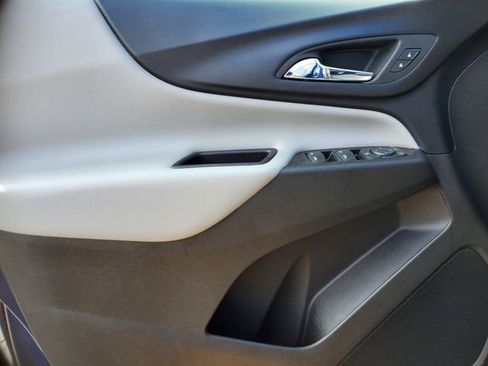 Certified 2022 Chevrolet Equinox LS w/ LS Convenience Package FWD image 17