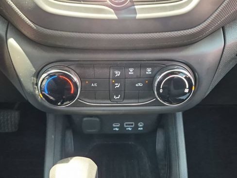Used 2023 Chevrolet TrailBlazer LS FWD image 22