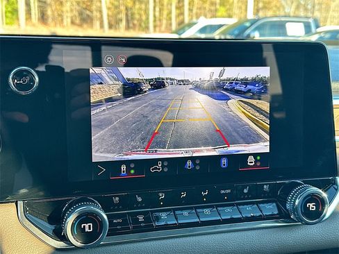 Used 2025 GMC Canyon Denali image 23