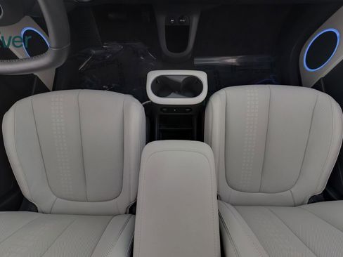 Used 2024 Hyundai Ioniq 5 Limited image 27