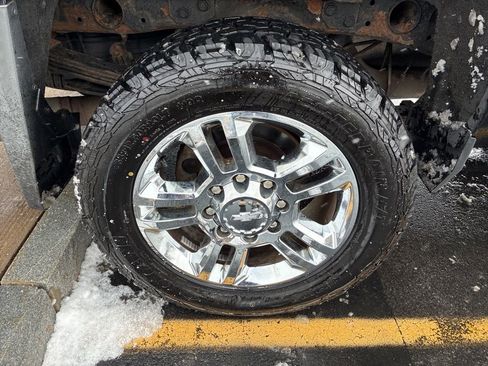 Used 2018 Chevrolet Silverado 2500 High Country image 12