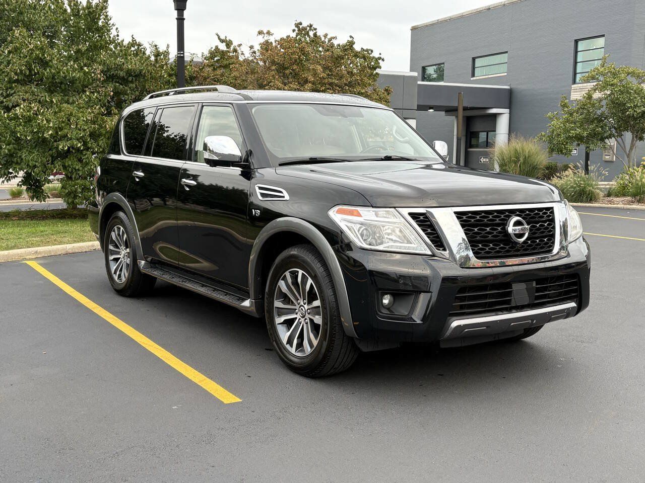 Used 2019 Nissan Armada SL w/ Premium Package AWD/4WD image 4