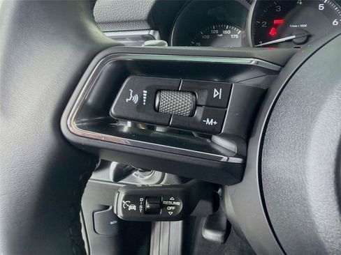 Certified 2023 Porsche Macan AWD/4WD image 12