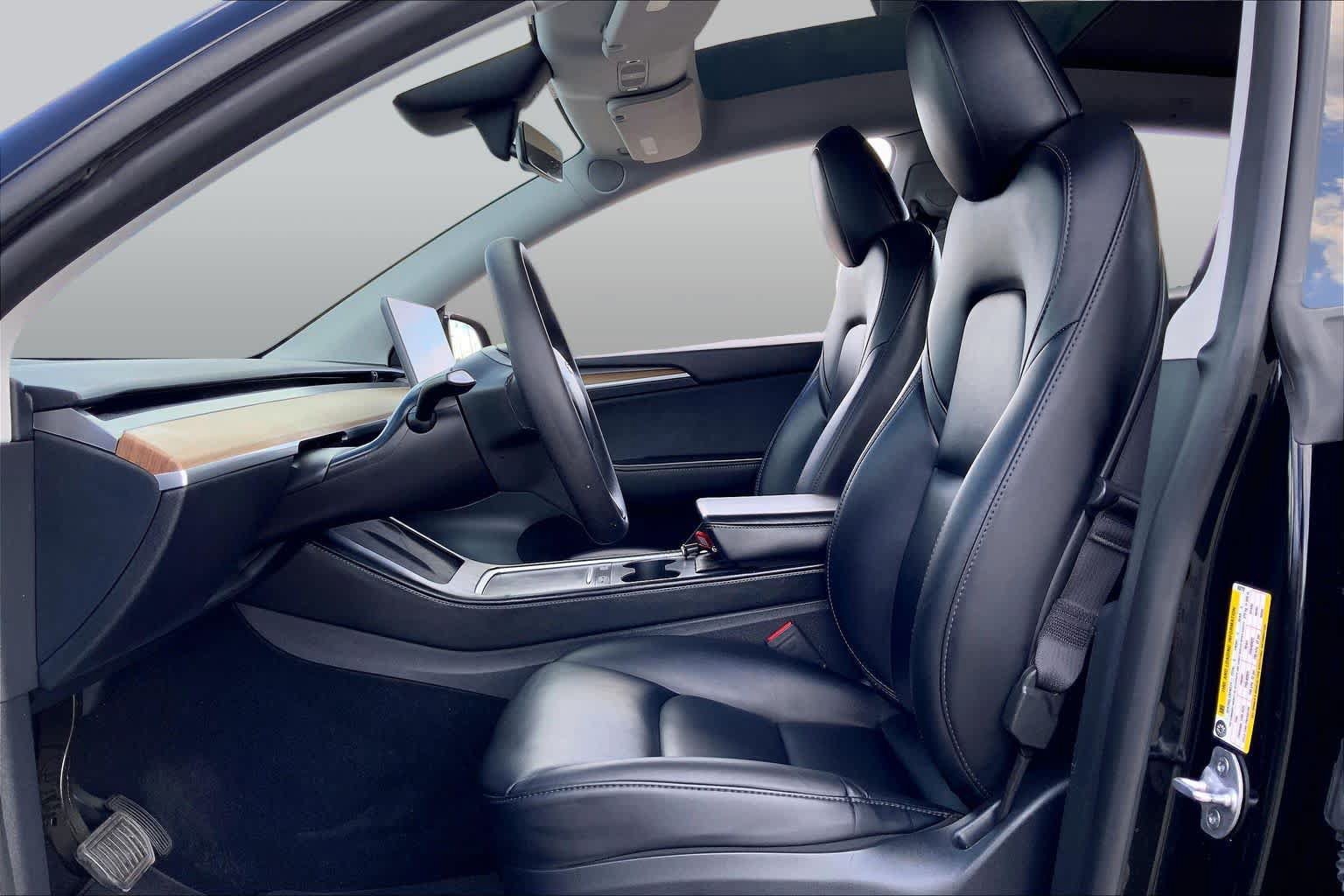 Used 2024 Tesla Model Y 2WD image 7
