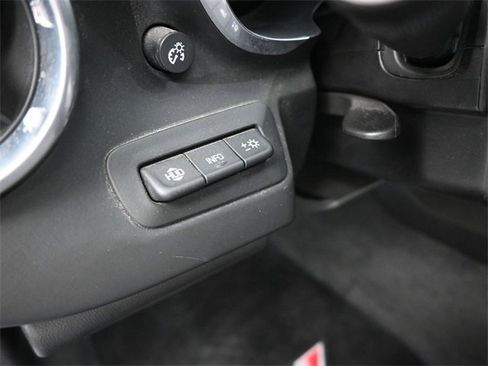 Used 2018 Chevrolet Camaro ZL1 image 20