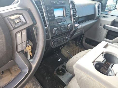 Used 2016 Ford F150 XLT AWD/4WD image 5