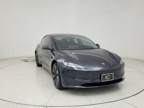 Used 2025 Tesla Model 3 RWD image 2