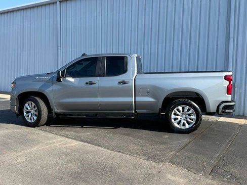 Used 2023 Chevrolet Silverado 1500 Custom RWD image 2