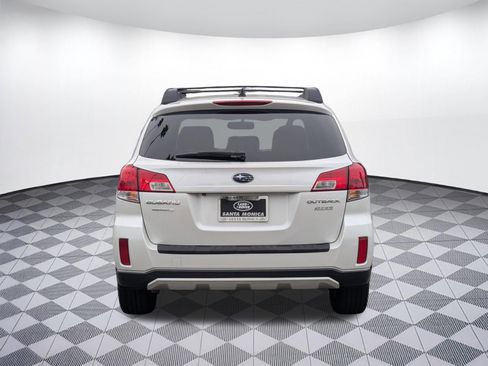 Used 2012 Subaru Outback 2.5i Limited w/ Moonroof Pkg AWD/4WD image 4
