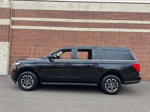 Used 2024 Ford Expedition Max XLT image 2