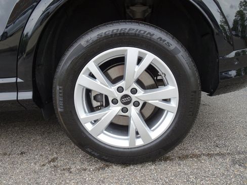 Used 2025 Audi Q5 Premium w/ Convenience Package AWD/4WD image 8