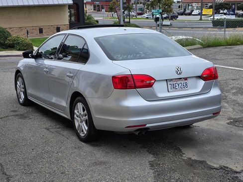 Used 2013 Volkswagen Jetta S image 16