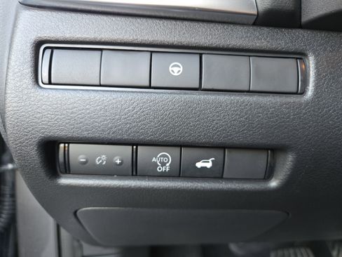 Used 2023 Nissan Rogue SL w/ SL Premium Package image 16