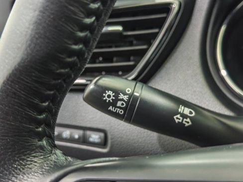 Used 2017 Nissan Rogue SV image 25