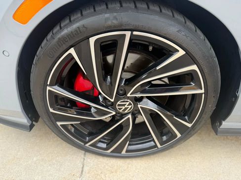 Used 2022 Volkswagen GTI Autobahn image 9