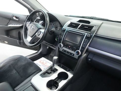 Used 2013 Toyota Camry SE w/ Leather Pkg image 25