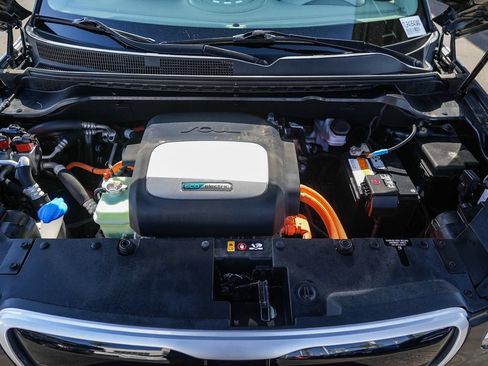 Used 2017 Kia Soul EV + w/ Sun & Fun Package FWD image 29