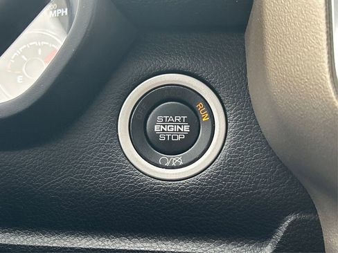 Certified 2020 RAM 2500 Laramie image 32