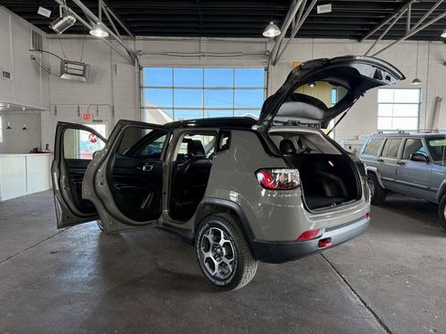 Used 2022 Jeep Compass Trailhawk w/ Trailhawk Convenience Group image 17
