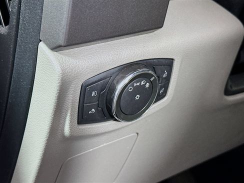 Used 2016 Ford F150 XLT AWD/4WD image 10