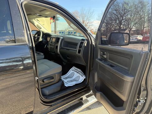 Used 2018 RAM 1500 Express w/ Express Value Package image 18
