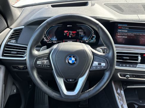 Certified 2022 BMW X5 xDrive45e w/ Luxury Seating Package image 18