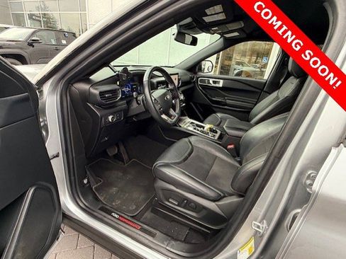 Used 2022 Ford Explorer ST image 4