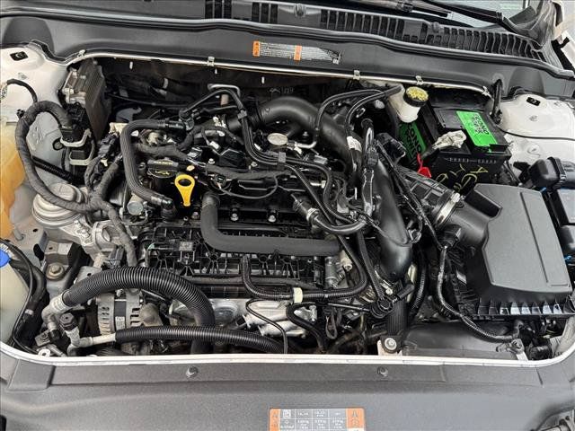 Used 2020 Ford Fusion SE FWD image 19