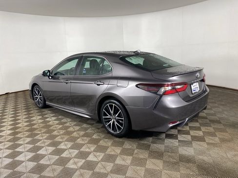 Used 2023 Toyota Camry SE image 7