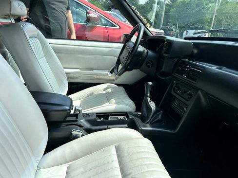 Used 1993 Ford Mustang LX image 6