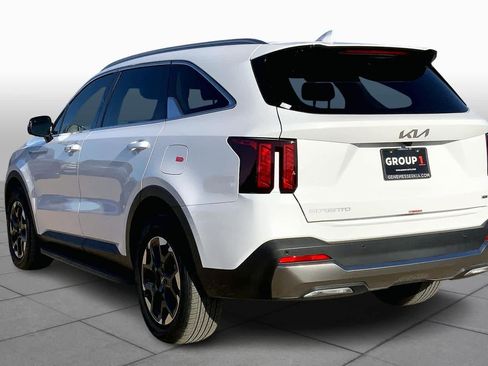 Certified 2025 Kia Sorento S image 24