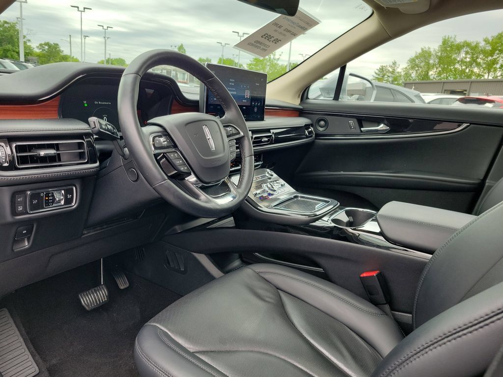 Certified 2023 Lincoln Nautilus Reserve w/ Luxury Package AWD/4WD image 21