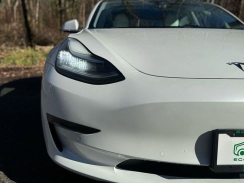 Used 2020 Tesla Model 3 Standard Range Plus image 2