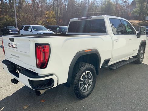 Used 2022 GMC Sierra 2500 AT4 image 42
