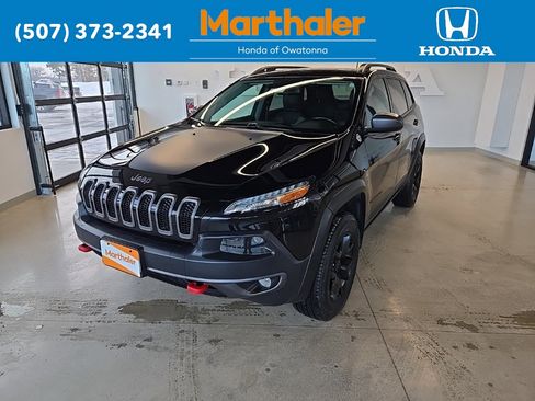 Used 2017 Jeep Cherokee Trailhawk w/ Cold Weather Group image 1