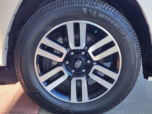 Used 2022 Toyota 4Runner Limited RWD image 4