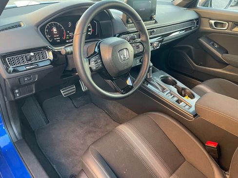 Used 2023 Honda Civic Sport image 9