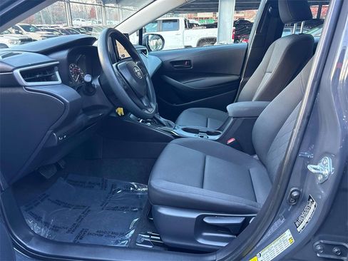 Used 2025 Toyota Corolla LE image 11