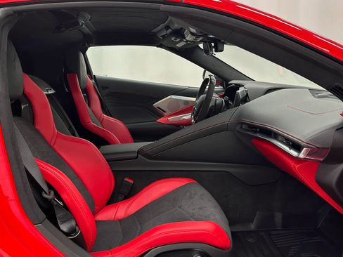 Used 2025 Chevrolet Corvette Z06 RWD image 15