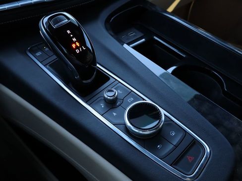 Used 2021 Cadillac Escalade Premium Luxury w/ Performance Package image 19