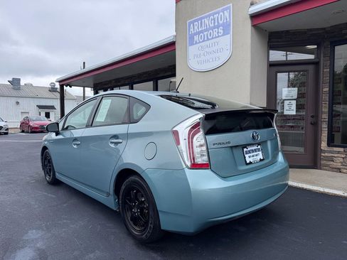 Used 2014 Toyota Prius Four FWD image 3