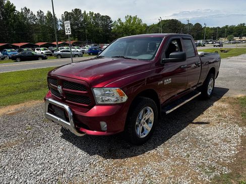 Used 2018 RAM 1500 Express w/ Express Value Package AWD/4WD image 5